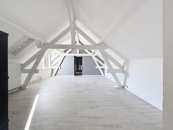 Maison style longère rénovée bâtie sur 1 hectare LA CHAPELLE D ARMENTIERES