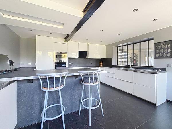 Maison style longère rénovée bâtie sur 1 hectare LA CHAPELLE D ARMENTIERES