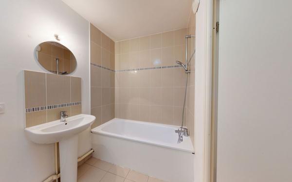 Appartement à vendre    2 pièces • 42 m2 Bordeaux