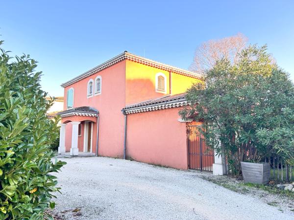 En exclusivité Villa de plus de 135 m2 avec piscine golf de la Valdaine