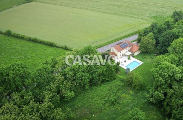 Vente Maison 7 pièces de 190m² - 38540 Heyrieux