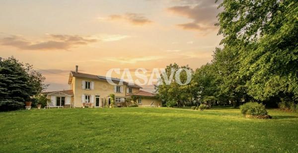 Vente Maison 7 pièces de 190m² - 38540 Heyrieux