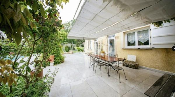 Vente Maison 7 pièces de 190m² - 38540 Heyrieux