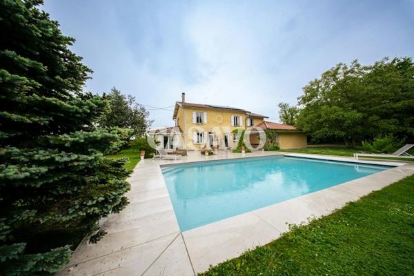 Vente Maison 7 pièces de 190m² - 38540 Heyrieux