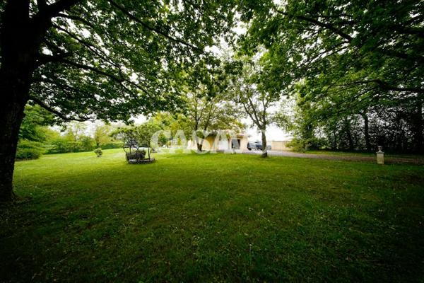 Vente Maison 7 pièces de 190m² - 38540 Heyrieux