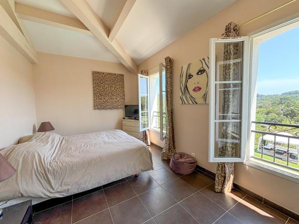 Maison à vendre  6 pièces - 170 m2 GASSIN - 83