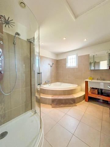 Maison à vendre  6 pièces - 170 m2 GASSIN - 83