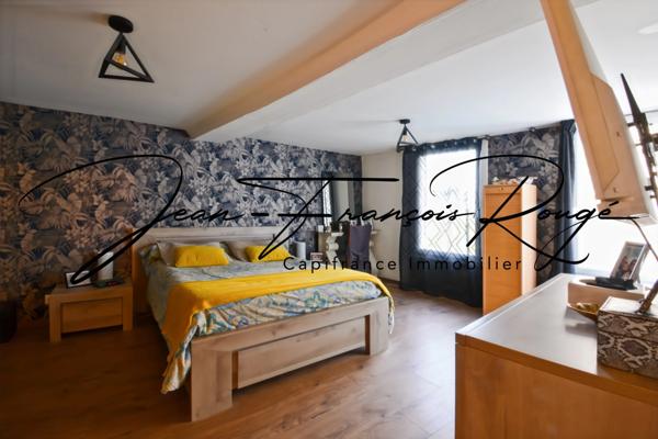 Vire, proche de l'Hippodrome, maison de ville rénovée avec trois chambres