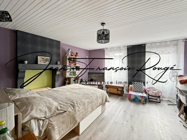 Vire, proche de l'Hippodrome, maison de ville rénovée avec trois chambres