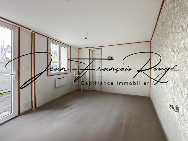 Vire, proche de l'Hippodrome, maison de ville rénovée avec trois chambres