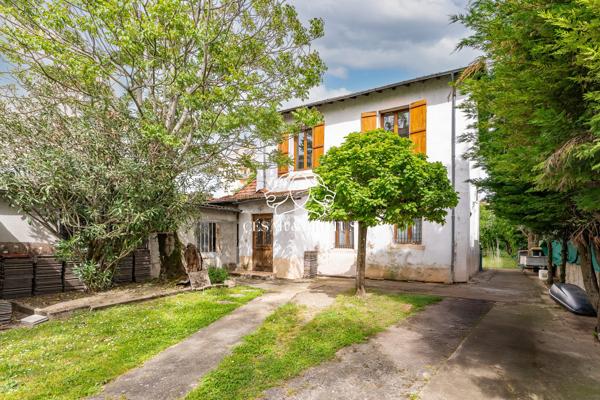 VILLEURBANNE – Maison 6 pièces de 181 m² avec jardin, garages et atelier