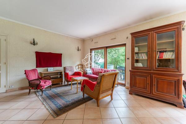 VILLEURBANNE – Maison 6 pièces de 181 m² avec jardin, garages et atelier