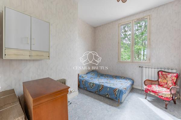 VILLEURBANNE – Maison 6 pièces de 181 m² avec jardin, garages et atelier