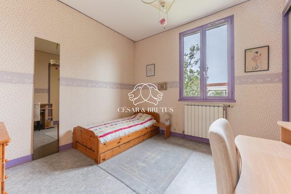 VILLEURBANNE – Maison 6 pièces de 181 m² avec jardin, garages et atelier