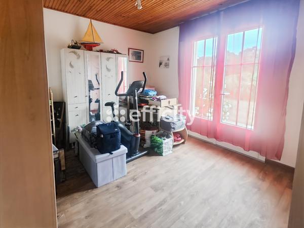 Maison
         6 pièces
        - 120 m² Exclusivité 387 000 € *