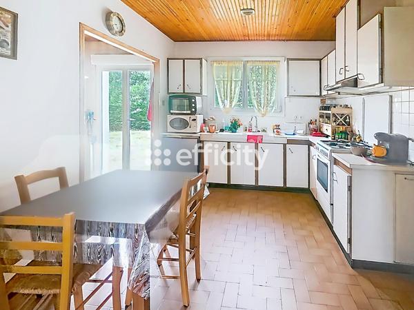 Maison
         6 pièces
        - 120 m² Exclusivité 387 000 € *