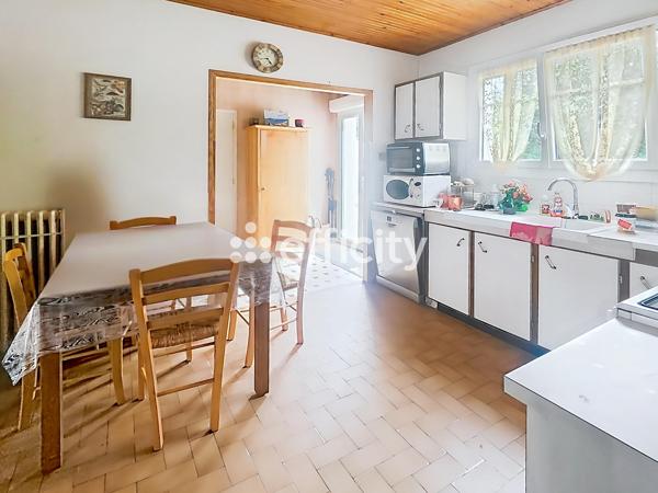 Maison
         6 pièces
        - 120 m² Exclusivité 387 000 € *