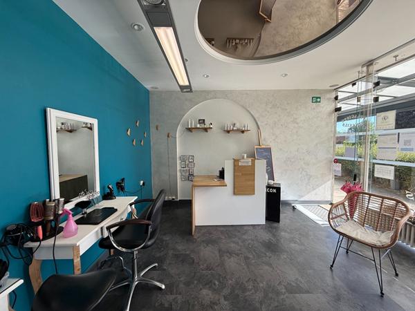 Cession de droit au bail - Salon de 63,95m²