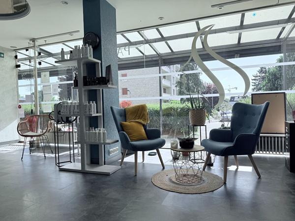 Cession de droit au bail - Salon de 63,95m²