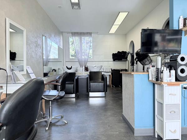Cession de droit au bail - Salon de 63,95m²