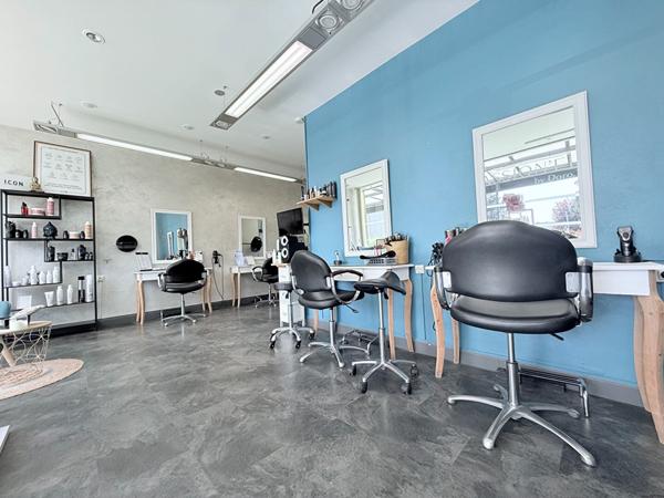 Cession de droit au bail - Salon de 63,95m²