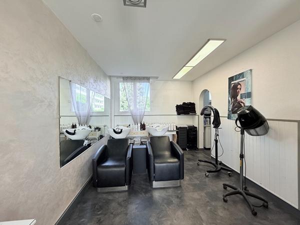 Cession de droit au bail - Salon de 63,95m²