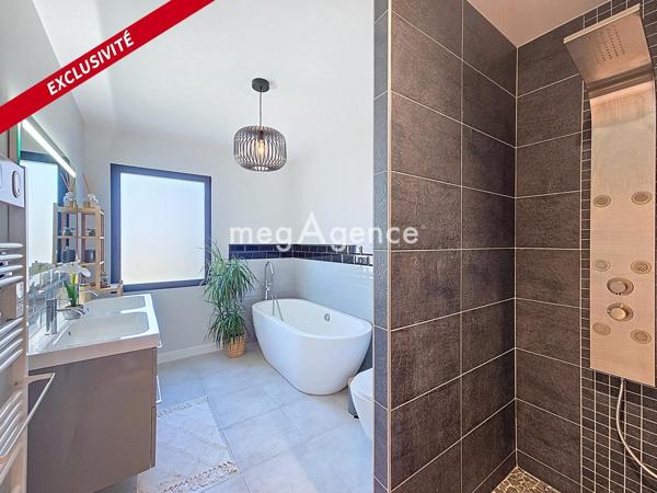 Maison à SAINT-CHRISTOPHE-DU-BOIS, 49280 - 6 pièces 155m²