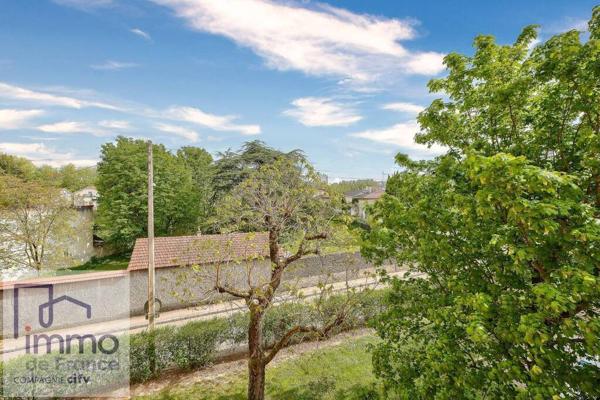 Caluire et Cuire, rue Ampère,T2 46 m² + parking