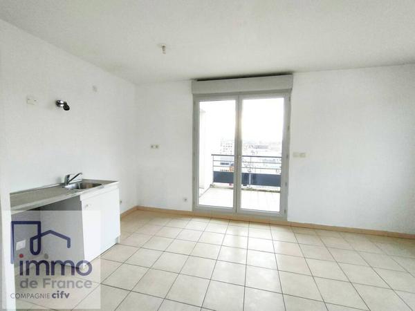 Beau T3 en étage élevé Villeurbanne Centre