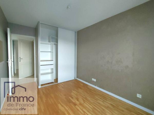 Beau T3 en étage élevé Villeurbanne Centre