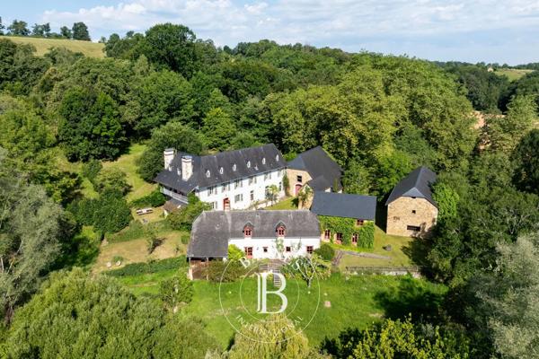 Pau, Propriété 8 Chambres -  600 m² à vendre