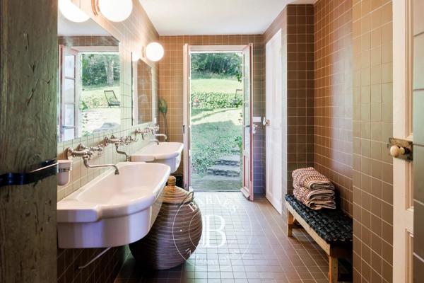 Pau, Propriété 8 Chambres -  600 m² à vendre
