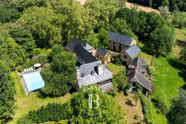 Pau, Propriété 8 Chambres -  600 m² à vendre