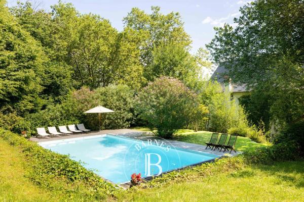 Pau, Propriété 8 Chambres -  600 m² à vendre