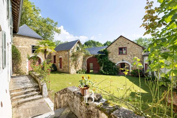 Pau, Propriété 8 Chambres -  600 m² à vendre