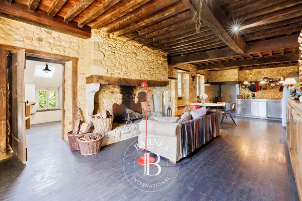 Pau, Propriété 8 Chambres -  600 m² à vendre