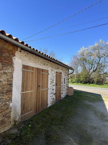 Maison en village - Saint-Georges-de-Montaigu