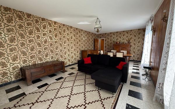 Maison à vendre    6 pièces • 131 m2 Mamers