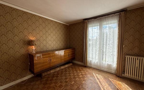 Maison à vendre    6 pièces • 131 m2 Mamers