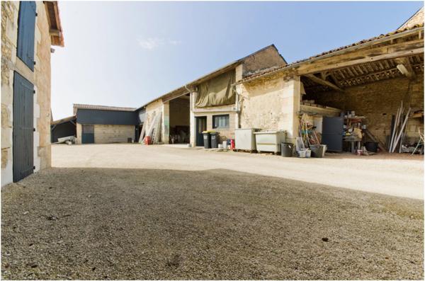 Maison à vendre 7 pièces SAINT MARTIN LA PALLU (86)