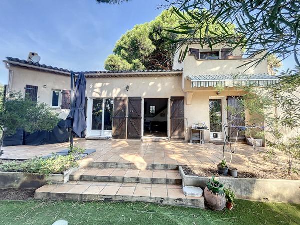 Maison à vendre à Fréjus - Un véritable havre de paix avec piscine !