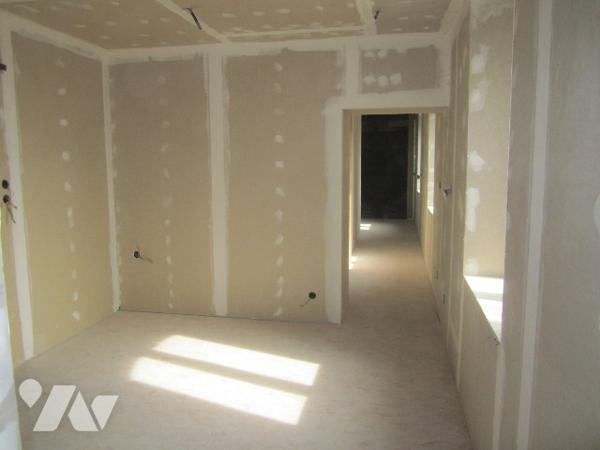 Grande propriété de 463 m2 habitable, grande dépendance et étang 6800 m2