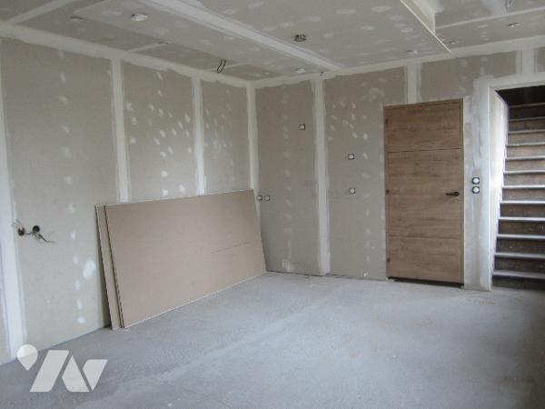 Grande propriété de 463 m2 habitable, grande dépendance et étang 6800 m2
