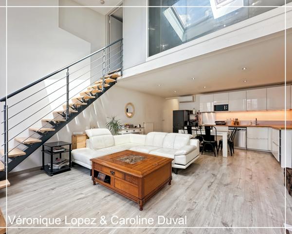 Bordeaux (33), quartier Saint-Michel, superbe appartement T3 en duplex dans un bel immeuble en pierre