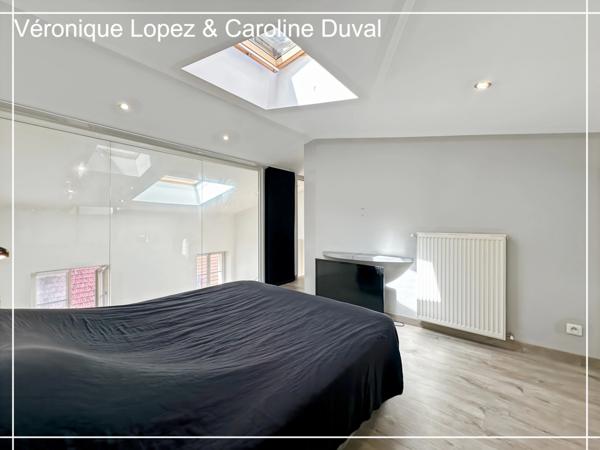 Bordeaux (33), quartier Saint-Michel, superbe appartement T3 en duplex dans un bel immeuble en pierre