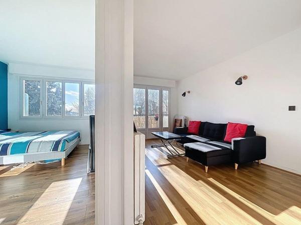 Très bel appartement 3 pièces baigné de lumière - Croix de Berny