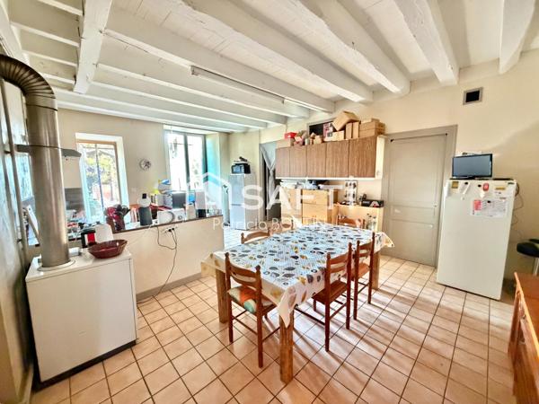 MAISON EN PIERRE 3 CHAMBRES PORCHE ET COURS A CHENAY !