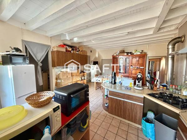 MAISON EN PIERRE 3 CHAMBRES PORCHE ET COURS A CHENAY !