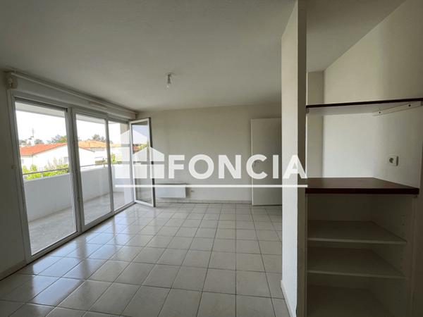 Location Appartement 2 pièces 35.32 m² - 7 QUATER RUE PAUL BEME Le Passage 47520