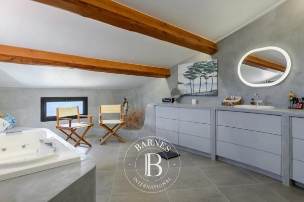 Ollioules, Villa 4 Chambres -  270 m² à vendre
